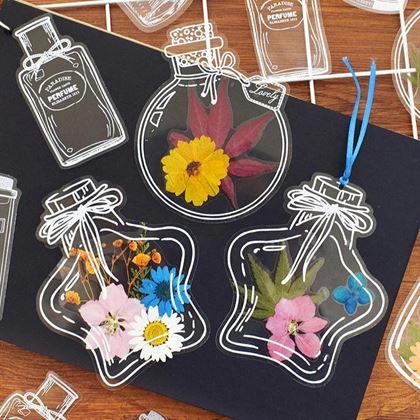 Obrazek z DIY herbarium - naklejki z suszonych kwiatów
