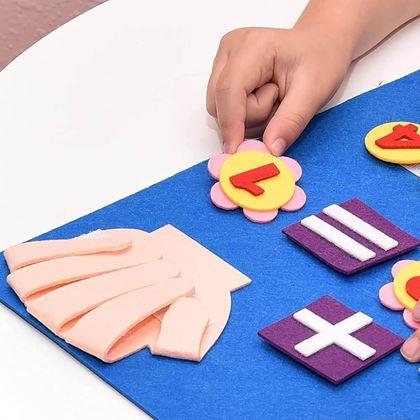 Obrazek z Matematyczna mata z numerami i palcami