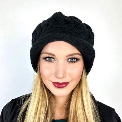 Obraz Ocieplany beret z futerkiem