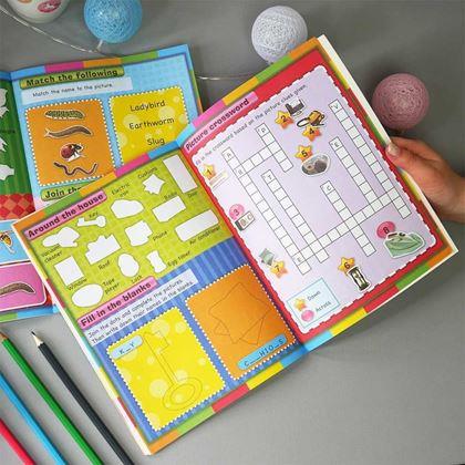 Obrazek z Zeszyt do ćwiczeń z języka angielskiego + 100 naklejek -  w naszym domu