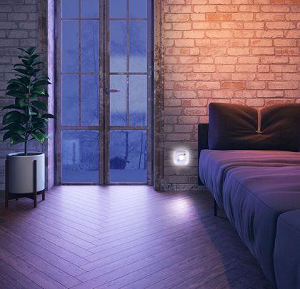 Obrazek z Nocna lampka LED na baterie z czujnikiem ruchu