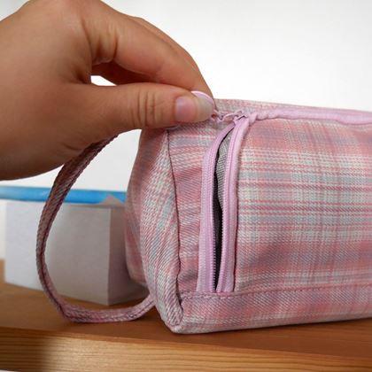 Obrazek z Piórnik/etui z odchylaną częścią - różowy