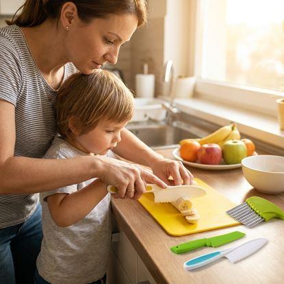 Obraz Dziecięcy zestaw kuchenny – bezpieczne krojenie